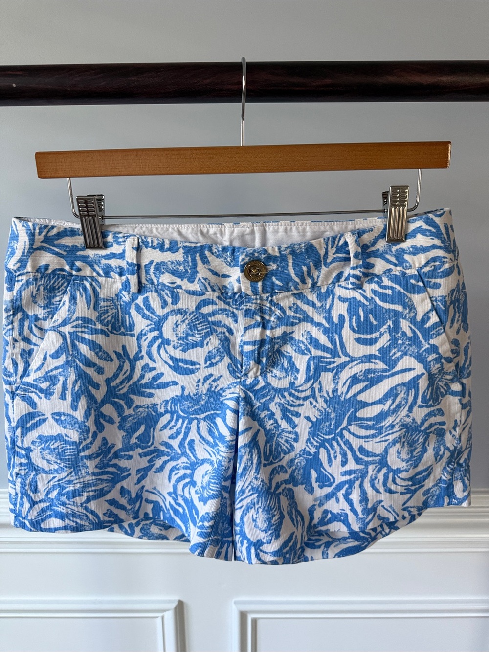Lilly Pulitzer Blue & White Callahan 5" Chino Shorts On A Roll Size 4